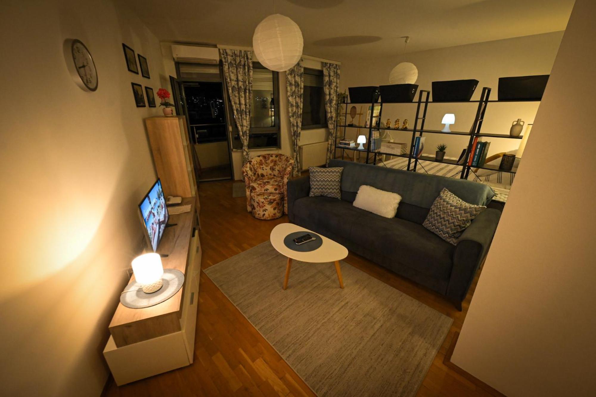 L&B Studio Apartment Pristina Exterior foto