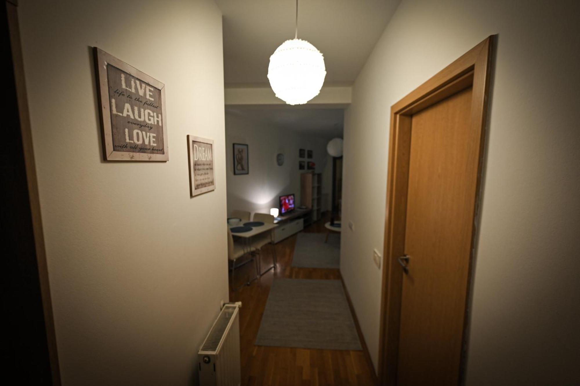 L&B Studio Apartment Pristina Exterior foto