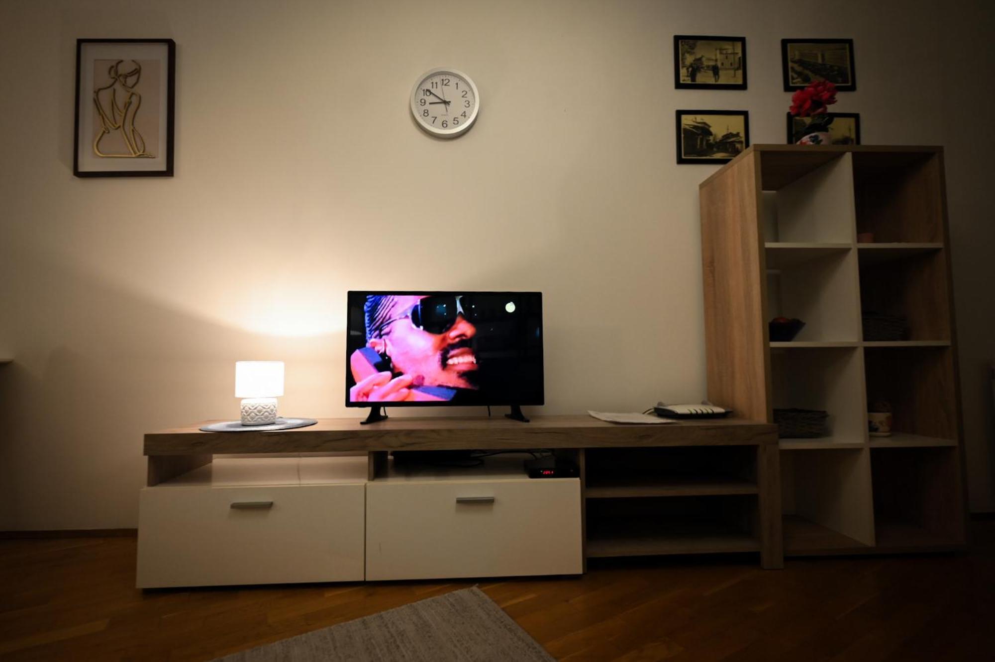 L&B Studio Apartment Pristina Exterior foto